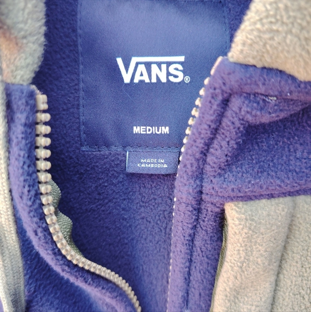 Vans - Picture 2 of 3